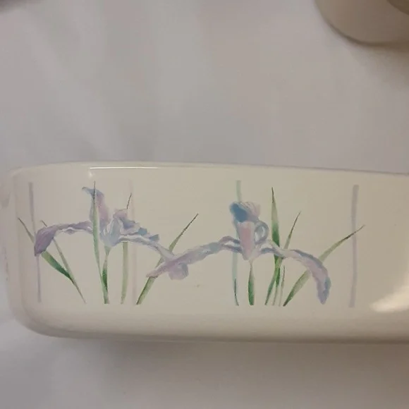 Vintage 80s90s Corningware Iris flower two casserole dishes 1 lid Fantas… - Picture 5 of 10